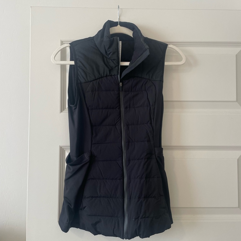 Lululemon Down For It All Vest, size 6 - Black